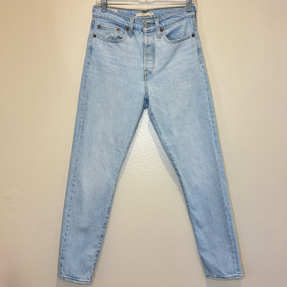 Levi's Light Wash Wedgie Jeans